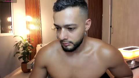 Calix  Independient model Insta and twt Calixsnake online show from July 4, 1:08 am