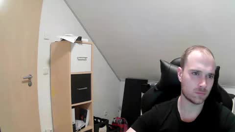 Snapshot of j_german783377 chatting on March 9, 9:25 pm here4y online show from March 9, 9:25 pm