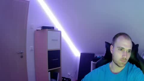 Snapshot of j_german783377 chatting on January 21, 8:54 pm here4y online show from January 21, 8:54 pm