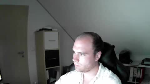 Snapshot of j_german783377 chatting on September 16, 10:05 am here4y online show from September 16, 10:05 am
