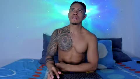 i am juan musiry independent model  online show from November 17, 8:12 pm