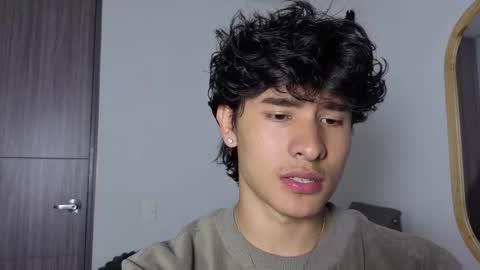 Noah online show from December 14, 8:38 pm