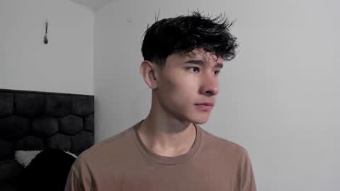 Noah online show from December 31, 1:19 pm