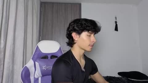 Noah online show from December 13, 8:37 pm