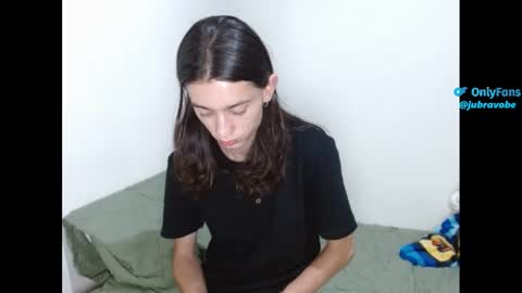 Snapshot of jabravobe chatting on March 6, 3:24 am Andrs online show from March 6, 3:24 am