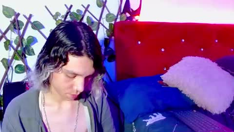 Snapshot of jack_s21 chatting on December 3, 10:40 pm Laick online show from December 3, 10:40 pm