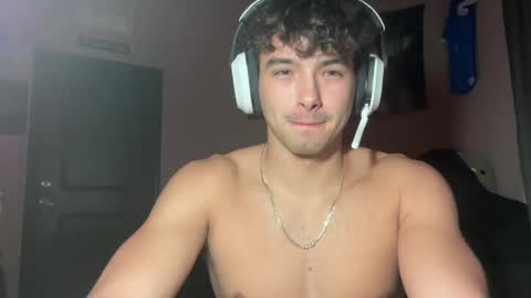 bigenoughtohug online show from February 15, 1:23 am