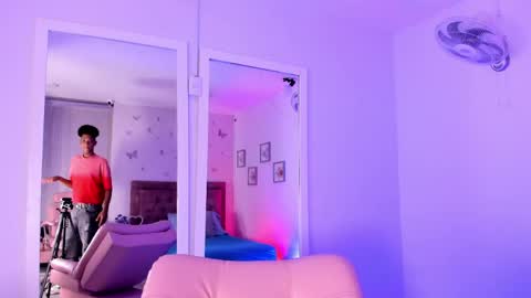 Jackk Russell  online show from April 14, 3:39 am