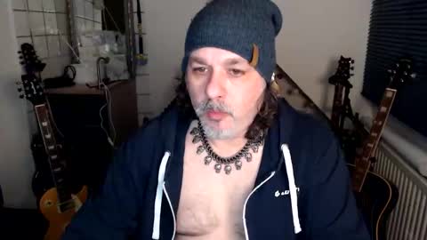 Jack independent model  online show from April 3, 7:10 pm