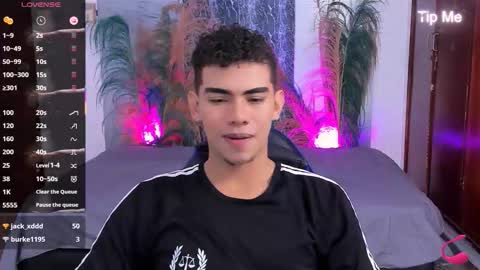 javi15  online show from December 5, 3:35 am