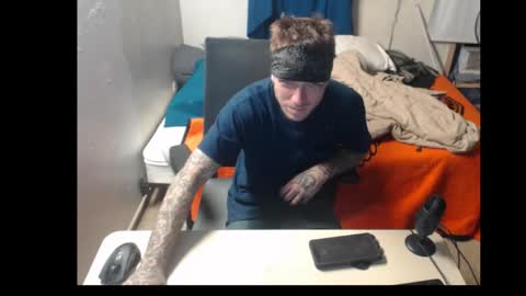 showingitoff online show from October 25, 2:13 am