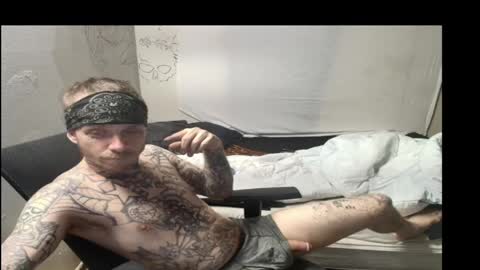 showingitoff online show from February 28, 8:08 pm