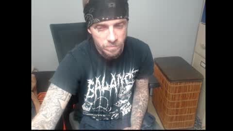 showingitoff online show from December 20, 7:04 am