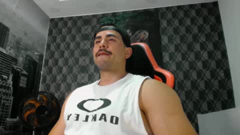 Snapshot of jakeskye chatting on March 4, 4:20 pm JakeSkye online show from March 4, 4:20 pm
