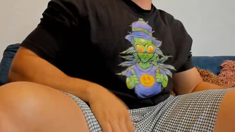 Snapshot of jakeskye chatting on December 17, 2:33 am JakeSkye online show from December 17, 2:33 am