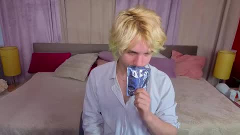 JameMiller online show from April 10, 6:42 am