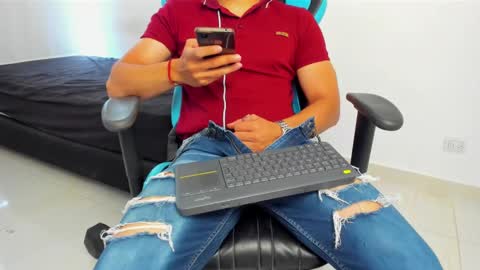 Jamess hott online show from January 29, 2:53 pm