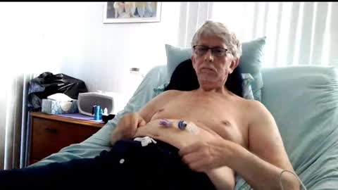 Snapshot of jamestheolder2 chatting on October 29, 8:06 am james age 75 online show from October 29, 8:06 am