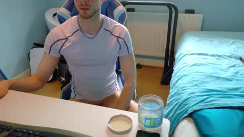 Snapshot of jamie_lad chatting on October 18, 9:14 am Jamie online show from October 18, 9:14 am