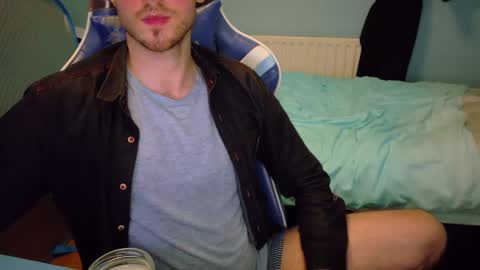 Snapshot of jamie_lad chatting on January 14, 9:51 pm Jamie online show from January 14, 9:51 pm