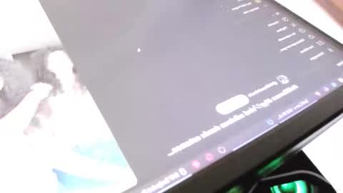 Jamithindependent model online show from March 23, 6:03 pm