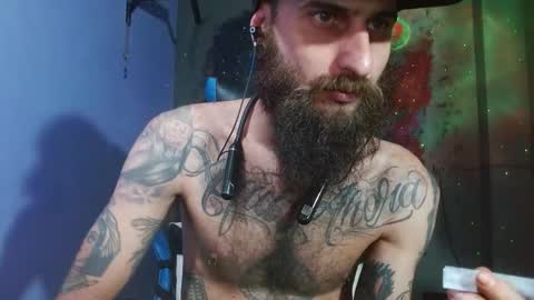 Snapshot of jammes_owen chatting on December 27, 1:43 am Jammes. online show from December 27, 1:43 am