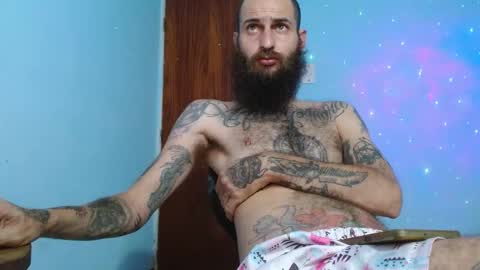 Snapshot of jammes_owen chatting on March 4, 2:32 pm Jammes. online show from March 4, 2:32 pm