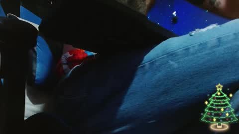 Snapshot of jammes_owen chatting on December 24, 12:55 pm Jammes. online show from December 24, 12:55 pm