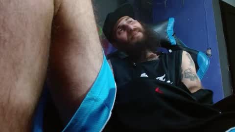 Snapshot of jammes_owen chatting on February 4, 8:17 pm Jammes. online show from February 4, 8:17 pm