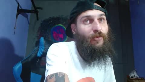 Snapshot of jammes_owen chatting on February 3, 5:51 am Jammes. online show from February 3, 5:51 am