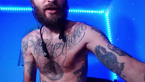 Snapshot of jammes_owen chatting on September 17, 8:43 pm Jammes. online show from September 17, 8:43 pm