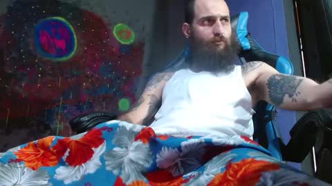 Snapshot of jammes_owen chatting on February 1, 5:37 pm Jammes. online show from February 1, 5:37 pm