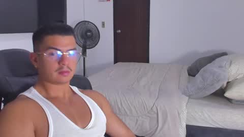 JBrooksXx online show from January 15, 6:22 am