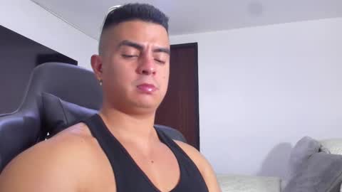 JBrooksXx online show from March 11, 10:09 pm