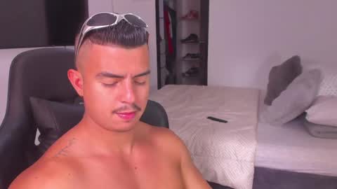 JBrooksXx online show from January 26, 5:44 pm