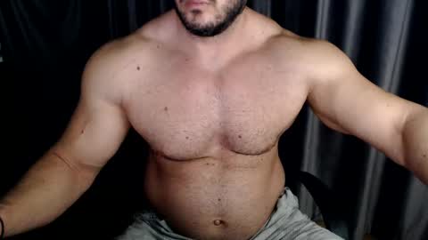Snapshot of jasphermscl chatting on January 6, 1:31 am JaspherMscl online show from January 6, 1:31 am