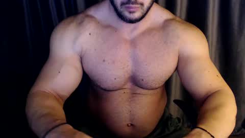 Snapshot of jasphermscl chatting on December 4, 1:36 am JaspherMscl online show from December 4, 1:36 am