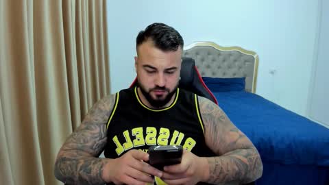 Snapshot of javicute4u chatting on September 29, 10:49 pm Javi online show from September 29, 10:49 pm