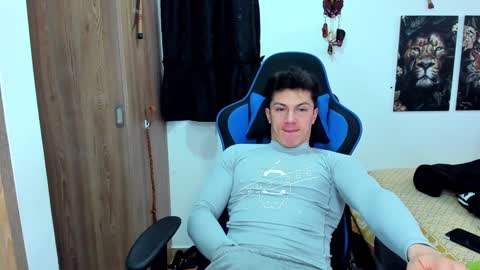 Javier online show from December 19, 9:17 pm