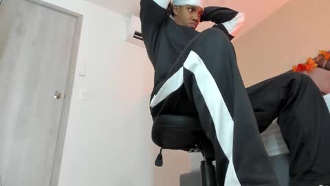 Snapshot of jax_black chatting on October 8, 11:58 am jax black online show from October 8, 11:58 am
