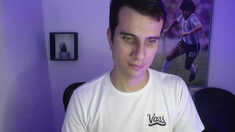 Jay Alvarrez online show from December 5, 6:56 pm