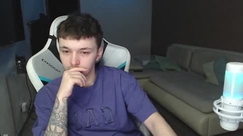 Jayce online show from December 9, 11:51 pm