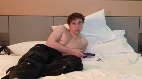 Snapshot of jaycex_69 chatting on February 3, 10:03 am THE HOUSE online show from February 3, 10:03 am