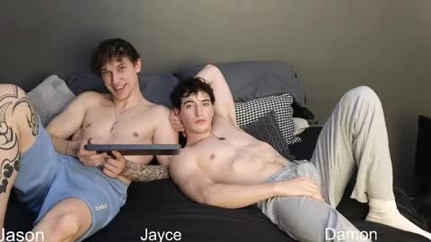 Snapshot of jaycex_69 chatting on January 2, 5:39 pm THE HOUSE online show from January 2, 5:39 pm