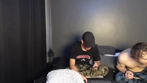 Snapshot of jaycex_69 chatting on March 5, 7:38 am THE HOUSE online show from March 5, 7:38 am