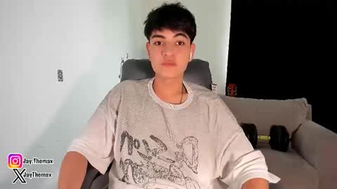 jaythomax online show from October 18, 7:19 pm