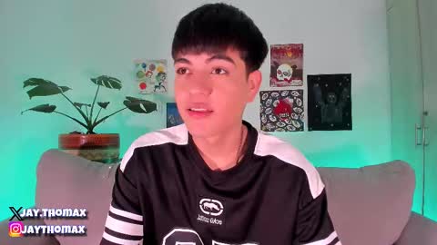 jaythomax online show from February 22, 7:10 pm