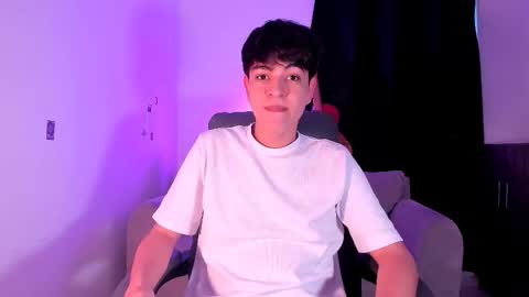 jaythomax online show from November 8, 10:46 pm