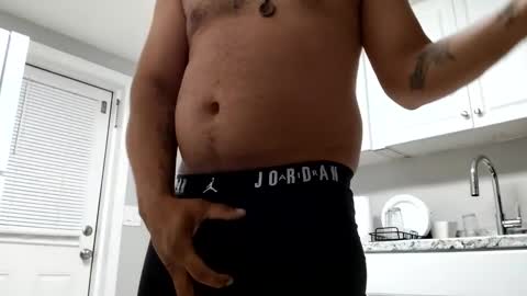 Snapshot of jdeez031 chatting on January 22, 7:25 am strokegamecrazy online show from January 22, 7:25 am