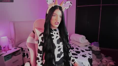  J E V D  online show from October 26, 9:22 am